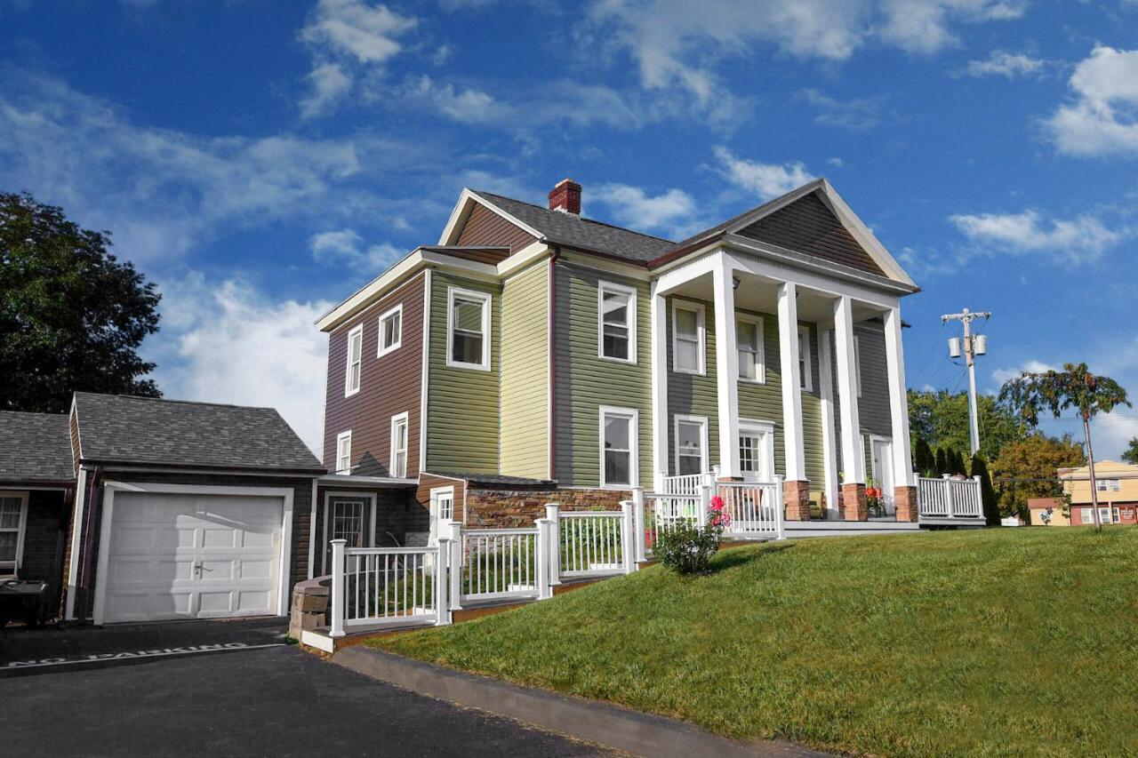 Capital Inn And Suites Rensselaer Bagian luar foto