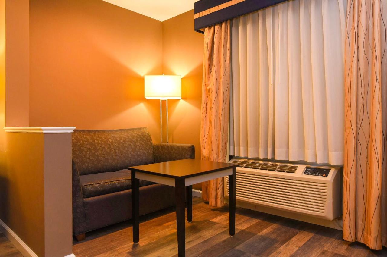 Capital Inn And Suites Rensselaer Bagian luar foto