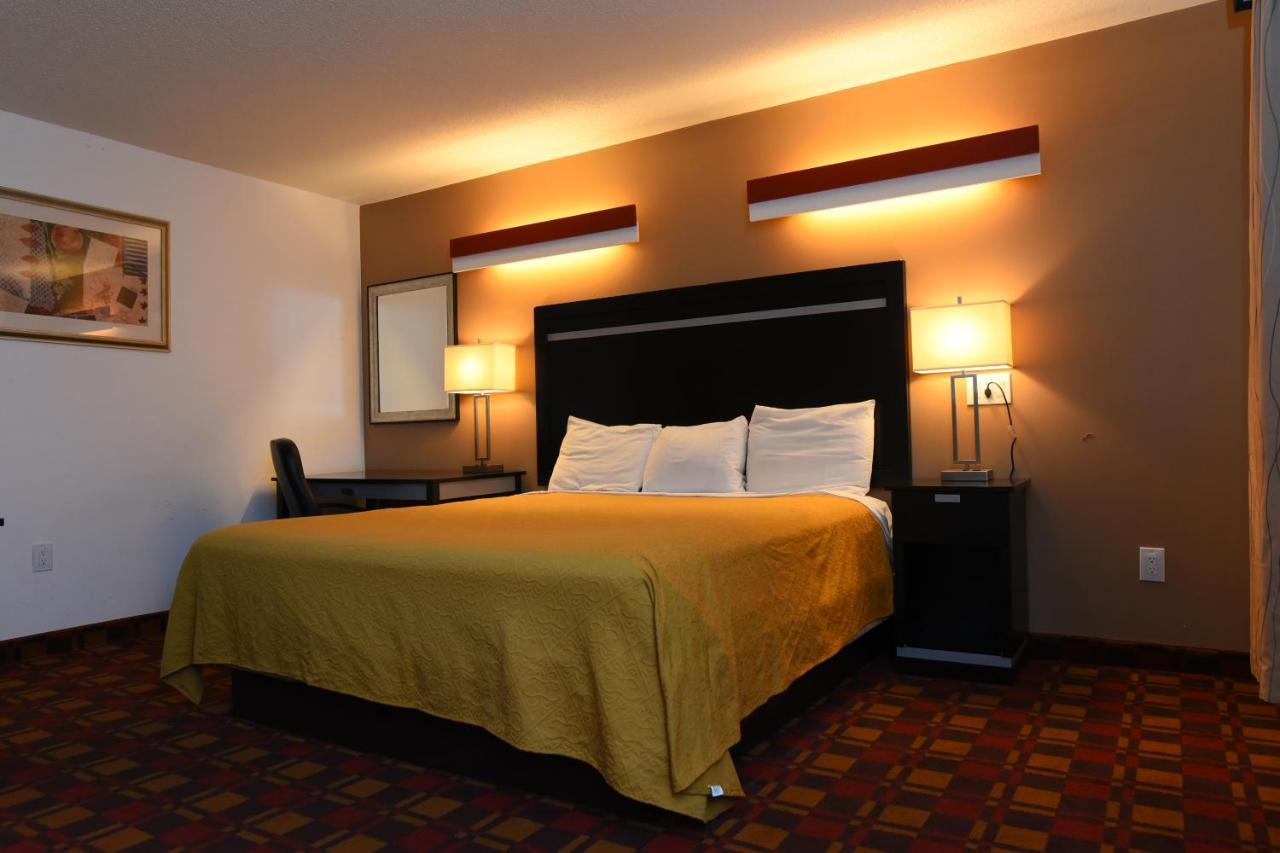 Capital Inn And Suites Rensselaer Bagian luar foto